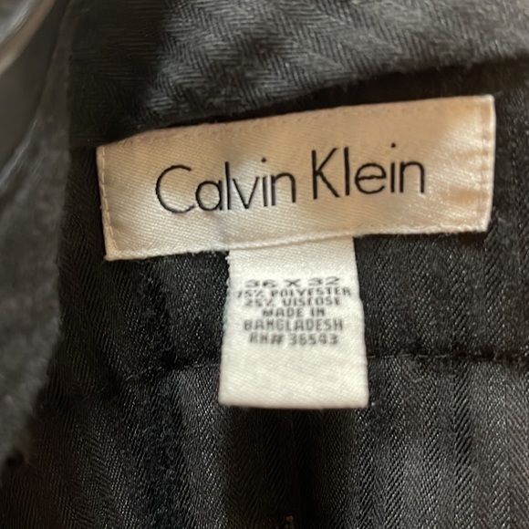 Grey men’s Calvin Klein dress pants size 36 x 32 length - Picture 3 of 6